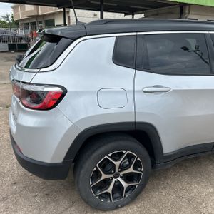 JEEP COMPASS LIMITED 4X4 - 9