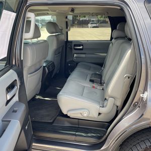 صورة 34 لـ 2012 Toyota SEQUOIA LIMITED