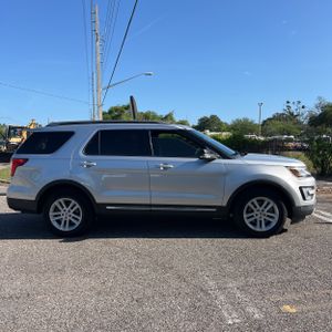 FORD EXPLORER XLT - 10