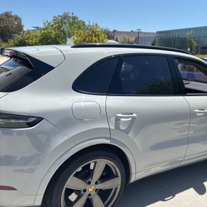 صورة 9 لـ 2022 Porsche CAYENNE TURBO S E-HYBRID