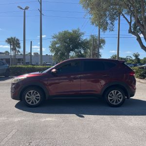 HYUNDAI TUCSON SE - 3