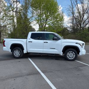 TOYOTA TUNDRA - 10