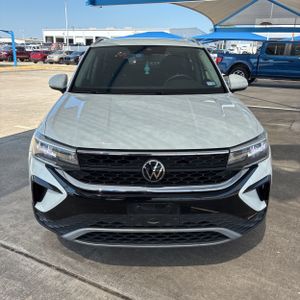صورة 14 لـ 2024 Volkswagen TAOS SE