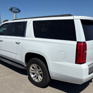 CHEVROLET SUBURBAN LT - 6