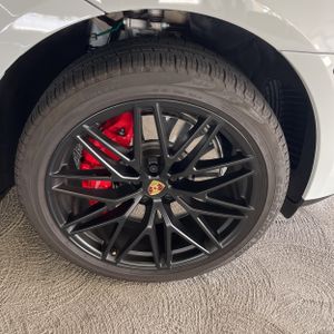 2025 Porsche MACAN GTS — миниатюра 20