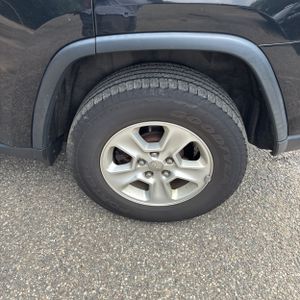 2017 JEEP GRAND CHEROKEE LAREDO — миниатюра 18
