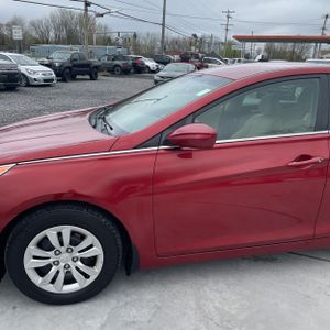 HYUNDAI SONATA GLS - 2