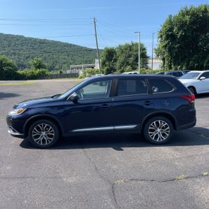 2018 Mitsubishi OUTLANDER ES — фото 3