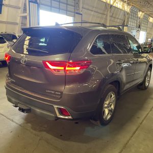 2018 Toyota HIGHLANDER LIMITED photo 8