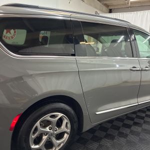 CHRYSLER PACIFICA LIMITED - 9