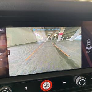 2025 Porsche MACAN GTS — миниатюра 38