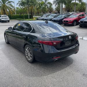 2019 ALFA Romeo GIULIA RWD — фото 5