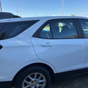 Chevrolet Equinox LS - 9