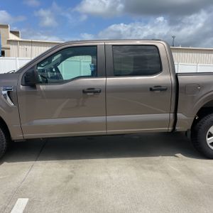 FORD F-150 XLT - 4