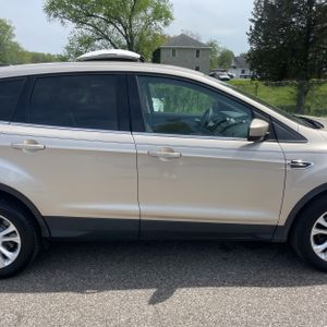FORD ESCAPE SE - 8