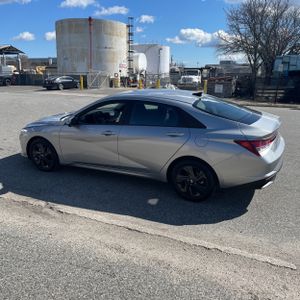 HYUNDAI ELANTRA SEL - 3