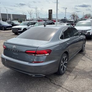 VOLKSWAGEN PASSAT SE - 8