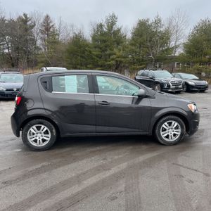 CHEVROLET SONIC LT AUTO - 10