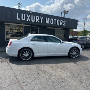 صورة 10 لـ 2019 Chrysler 300 TOURING