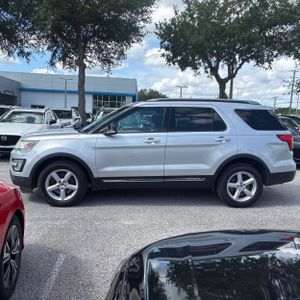 FORD EXPLORER XLT - 3