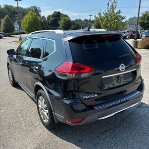 2017 Nissan ROGUE SV — фото 4