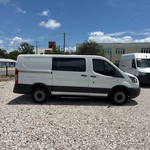 FORD TRANSIT 150 - 10