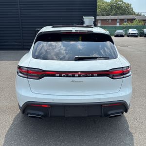 2023 Porsche MACAN photo 7