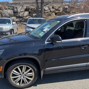 VOLKSWAGEN TIGUAN 2.0T S 4MOTION - 2