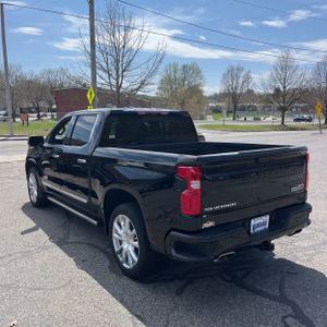 CHEVROLET SILVERADO 1500 HIGH COUNTRY - 4
