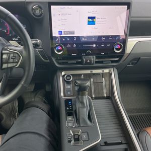 صورة 38 لـ 2024 Lexus GX 550 PREMIUM