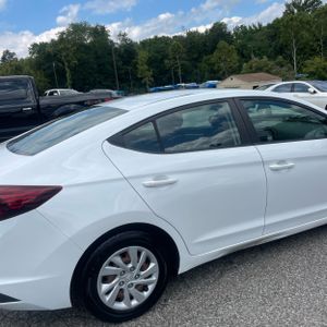 صورة 8 لـ 2019 Hyundai ELANTRA SE