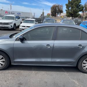 VOLKSWAGEN JETTA S - 4