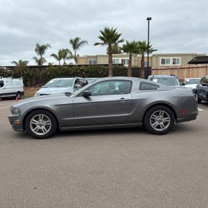 FORD MUSTANG V6 - 3