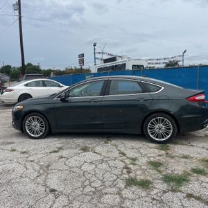 FORD FUSION SE - 3