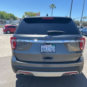 FORD EXPLORER XLT - 7