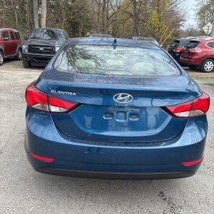 HYUNDAI ELANTRA SE - 7