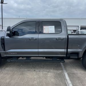 FORD F-250 SUPER DUTY LARIAT - 4