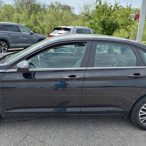 VOLKSWAGEN JETTA SE - 4