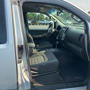 2012 Nissan FRONTIER SV — миниатюра 33