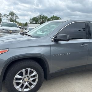 CHEVROLET TRAVERSE LS - 2