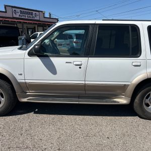 FORD EXPLORER EDDIE BAUER - 4