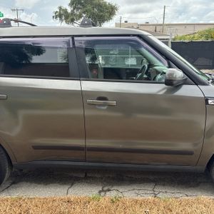 2015 KIA SOUL + 照片 11