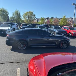 KIA STINGER GT1 - 10