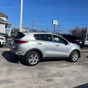 KIA SPORTAGE LX - 10