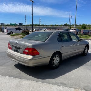 Lexus LS 430 Base - 8