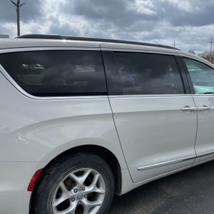CHRYSLER PACIFICA TOURING-L - 8