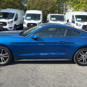 FORD MUSTANG ECOBOOST PREMIUM - 3
