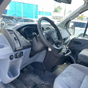 صورة 36 لـ 2019 FORD TRANSIT 250