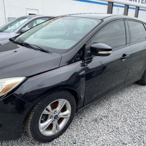 FORD FOCUS SE - 2