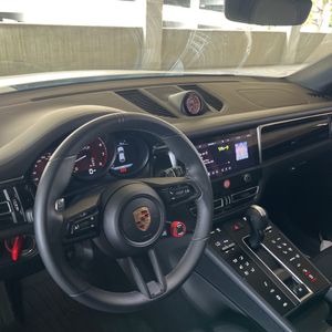 2025 Porsche MACAN GTS — миниатюра 35
